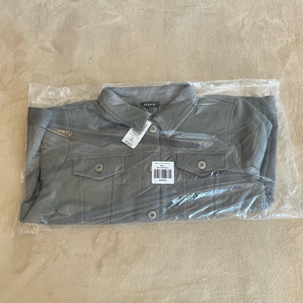 Torrid Fleece Trucker Jacket - Sizes 1X - Picture 13 of 15